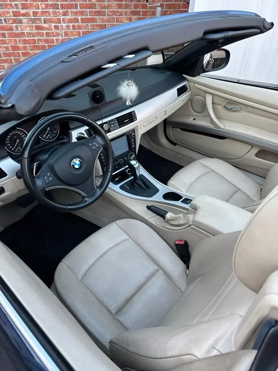 Gebraucht BMW 325 Cabriolet 218 PS (160 kW) 2010 Blau Cabrio