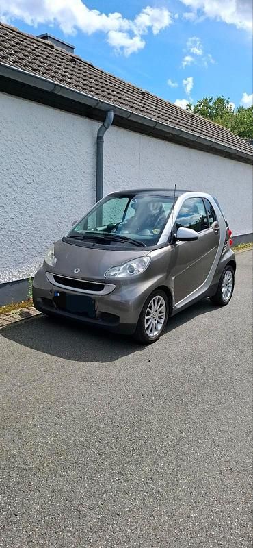 Grau Gebraucht 2010 Smart ForTwo Coupé Passion Coupé | 6.390 € (Fairer Preis) - Bild 1/4