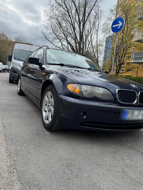 Gebraucht BMW 320 150 PS (110 kW) 2004 Blau Kombi