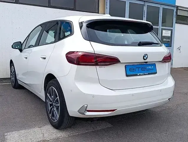 Gebraucht BMW 218 Active Tourer Performance 136 PS (100 kW) 2022 Weiß Van / Kleinbus