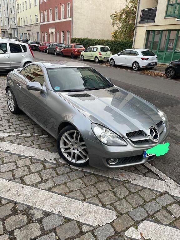 Grau Gebraucht 2009 Mercedes SLK200 Cabrio | 8.500 € (Fairer Preis) - Bild 1/4