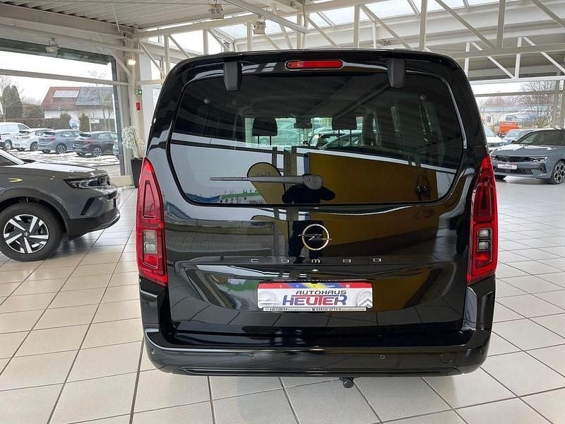 Neu Opel Combo Life Edition 131 PS (96 kW) 2026 Karbon schwarz Van / Kleinbus