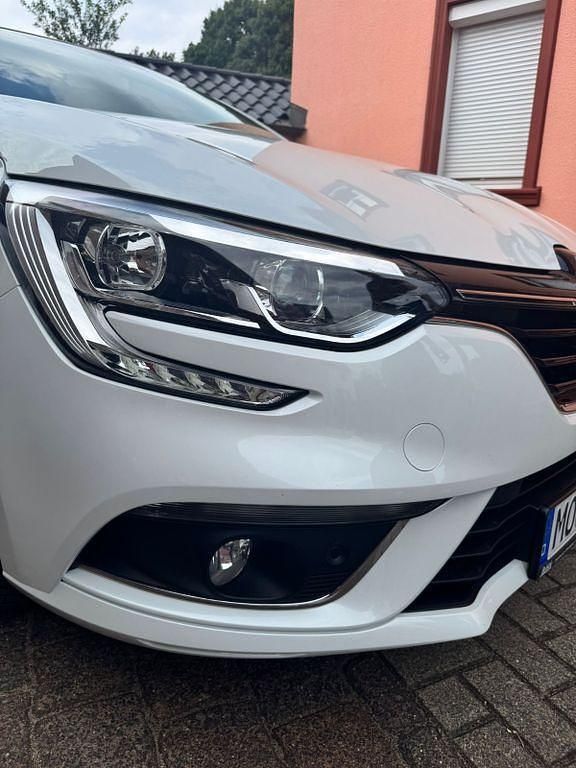 Weiß Gebraucht 2019 Renault Mégane IV LIMITED Limousine | 11.999 € (Guter Preis) - Bild 1/4