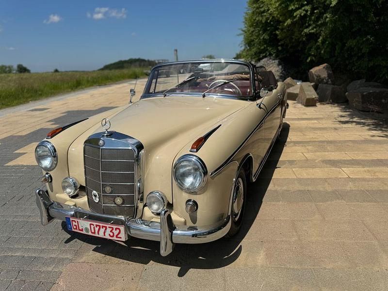 Beige Gebraucht 1956 Mercedes 220 Cabrio | 91.500 € - Bild 1/4