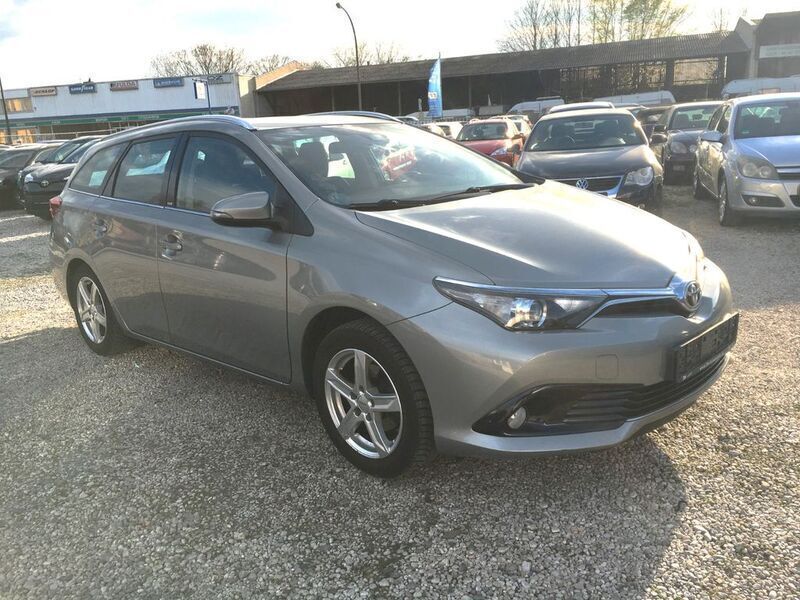 Grau Gebraucht 2017 Toyota Auris Touring Sports Edition-S Kombi | 8.399 € (Fairer Preis) - Bild 1/4