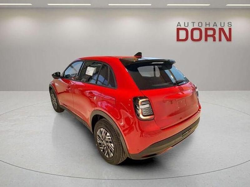 Gebraucht Fiat 600E Red 114 kW (156 PS) 2023 Rot Limousine