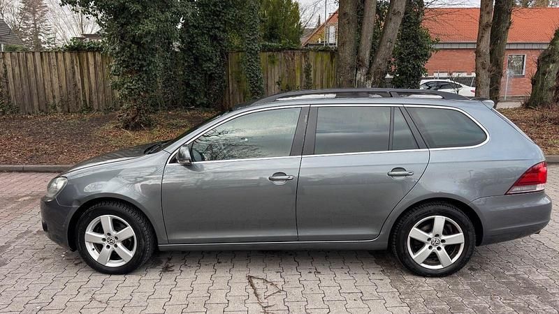 Gebraucht VW Golf VII Comfortline 105 PS (77 kW) 2012 Grau Kombi