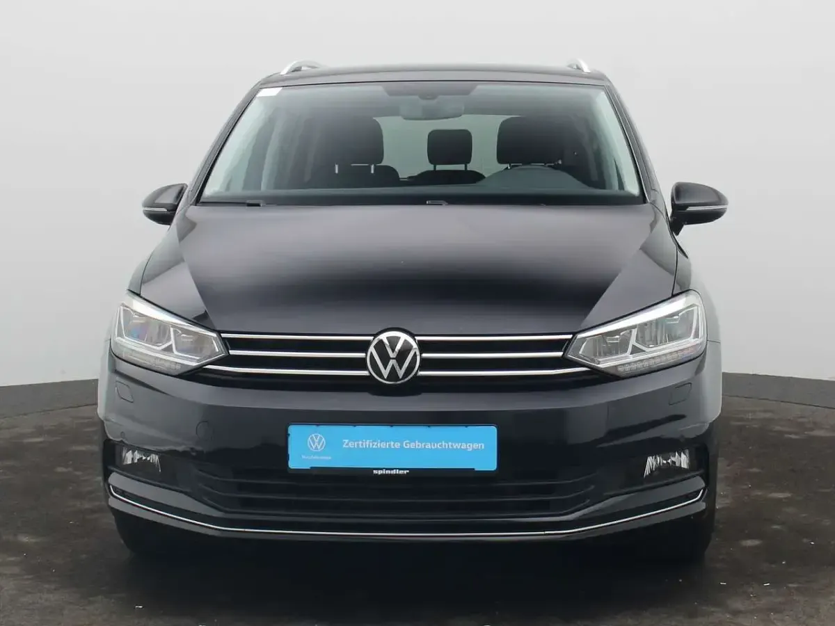 Gebraucht VW Touran Highline 150 PS (110 kW) 2022 Schwarz Van / Kleinbus