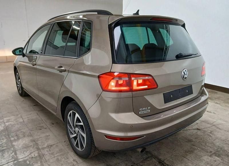 Gebraucht VW Golf VII Sound 110 PS (80 kW) 2017 Gold Limousine