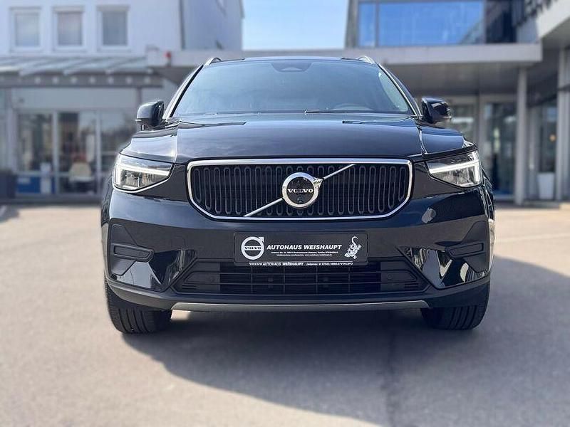 Gebraucht Volvo XC40 Core 163 PS (119 kW) 2024 Onyxblackmetallic (metallic) SUV