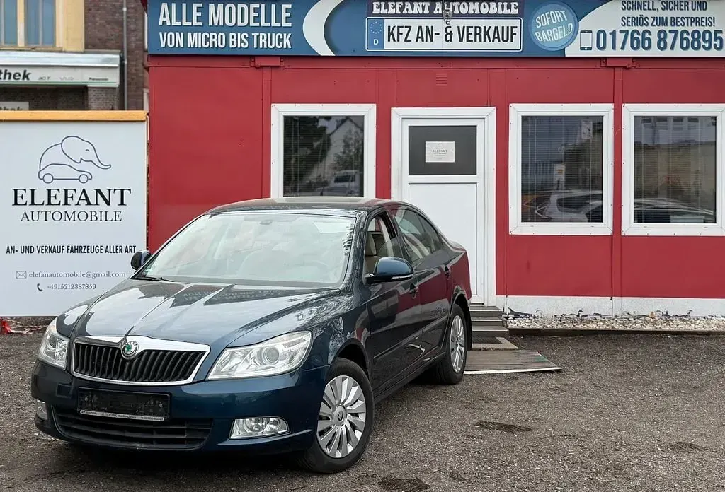 Gebraucht Skoda Octavia Elegance 105 PS (77 kW) 2012 Blau Limousine