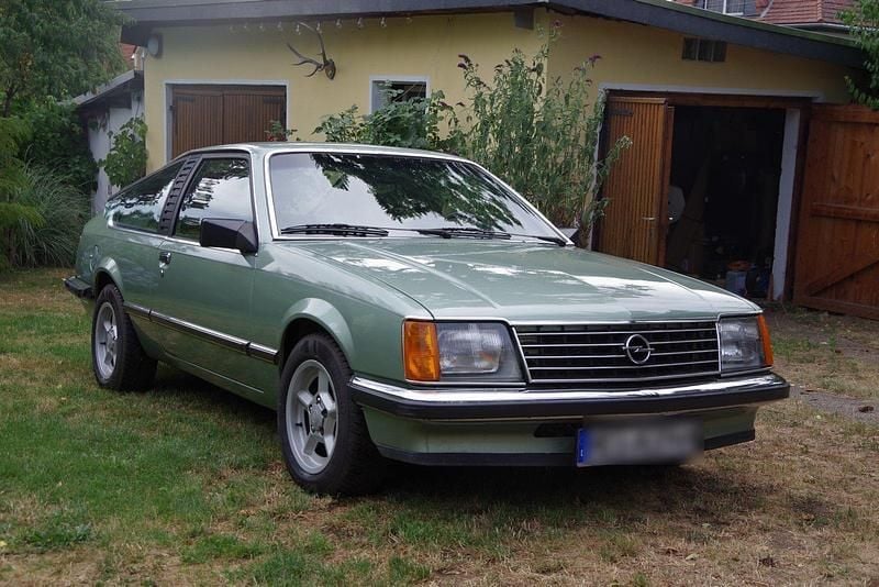 Grün Gebraucht 1982 Opel Senator Coupé | 16.500 € - Bild 1/4