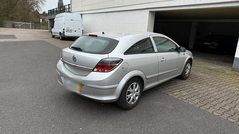 Gebraucht Opel Astra GTC 90 PS (66 kW) 2006 Silber Coupé