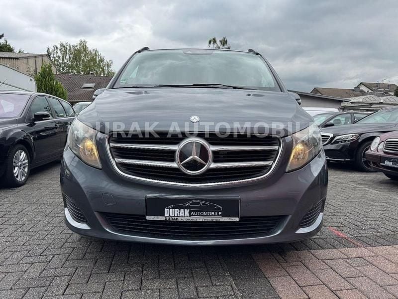 Gebraucht Mercedes V220 Edition 163 PS (119 kW) 2016 Flintgrau metallic Van / Kleinbus