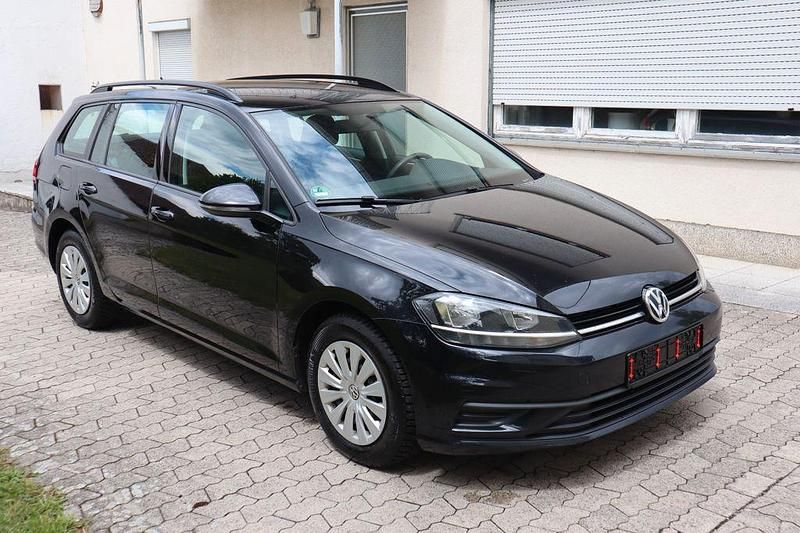 Second-hand VW Golf VII Trendline 116 CP (85 kW) 2017 Negru Break