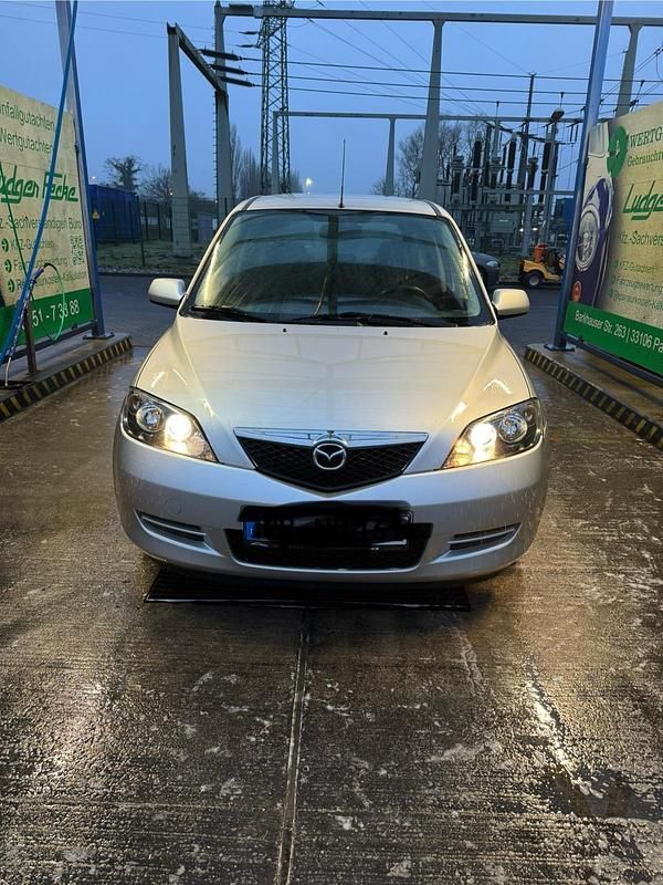 Grau Gebraucht 2006 Mazda 2 Kleinwagen | 1.800 € (Guter Preis) - Bild 1/4