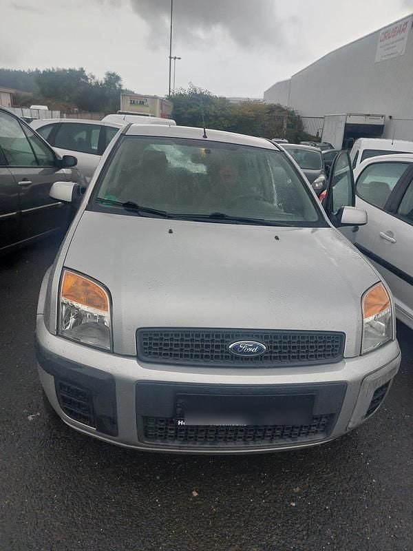 Silber Gebraucht 2008 Ford Fusion Van / Kleinbus | 3.500 € (Fairer Preis) - Bild 1/4