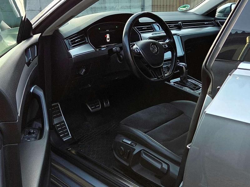 Gebraucht VW Arteon Business 190 PS (139 kW) 2018 Silber Kleinwagen