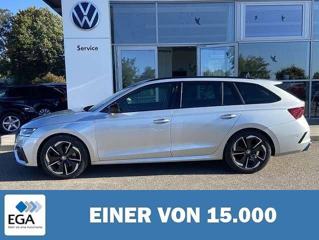 Silber metallic Gebraucht 2021 Skoda Octavia RS Kombi | 35.180 € (Teuer) - Bild 1/4