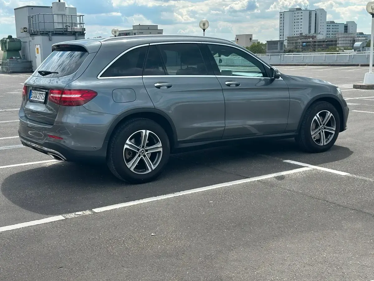 Gebraucht Mercedes GLC300 AMG line 245 PS (180 kW) 2017 Grau SUV