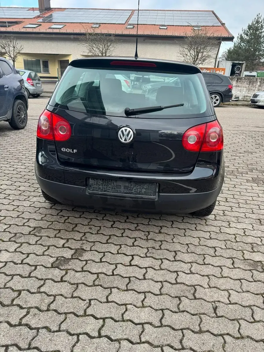 Gebraucht VW Golf IV 75 PS (55 kW) 2005 Schwarz Kleinwagen