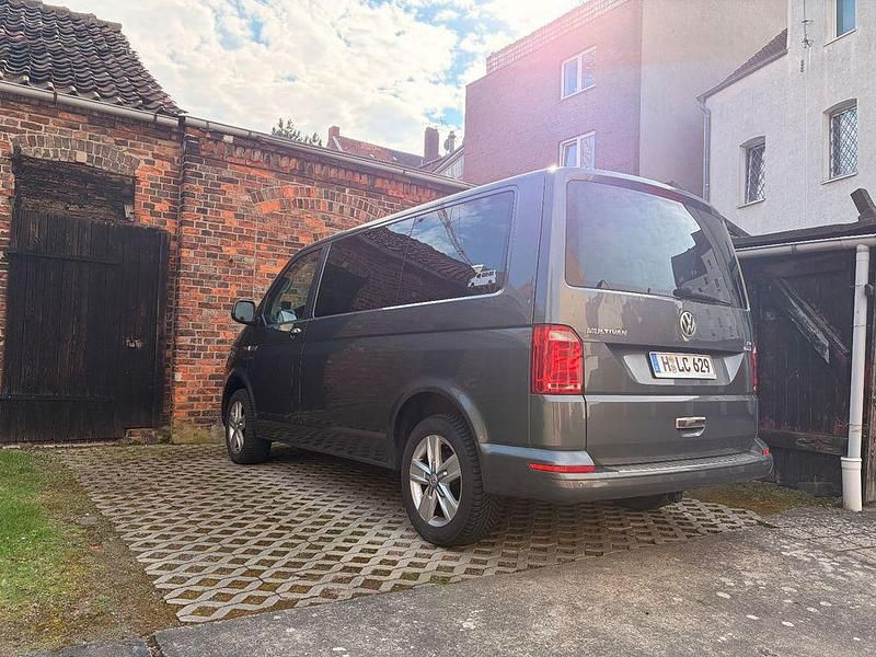 Gebraucht VW T6 Trendline 102 PS (75 kW) 2016 Grau Van