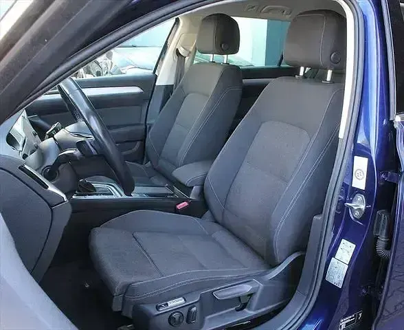 Gebraucht VW Passat Comfortline 150 PS (110 kW) 2018 Blau Kombi