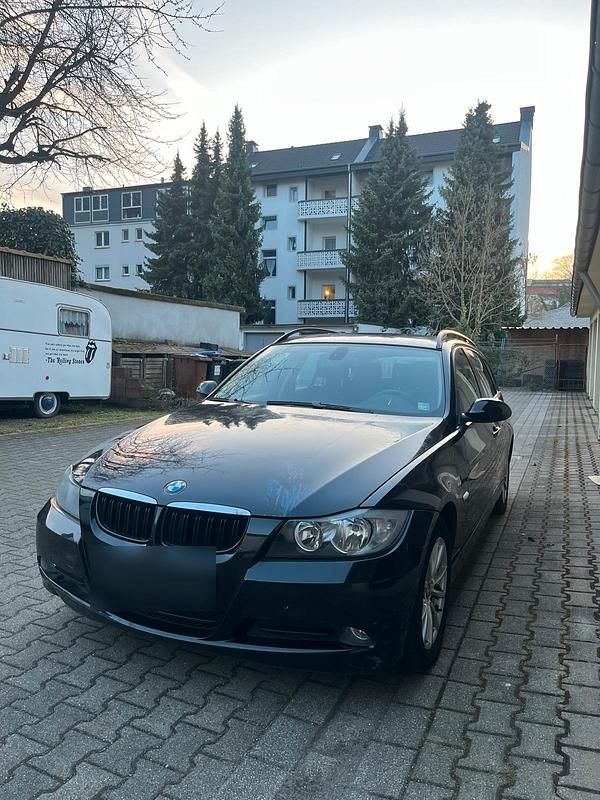 Gebraucht BMW 320 150 PS (110 kW) 2006 Schwarz Kombi