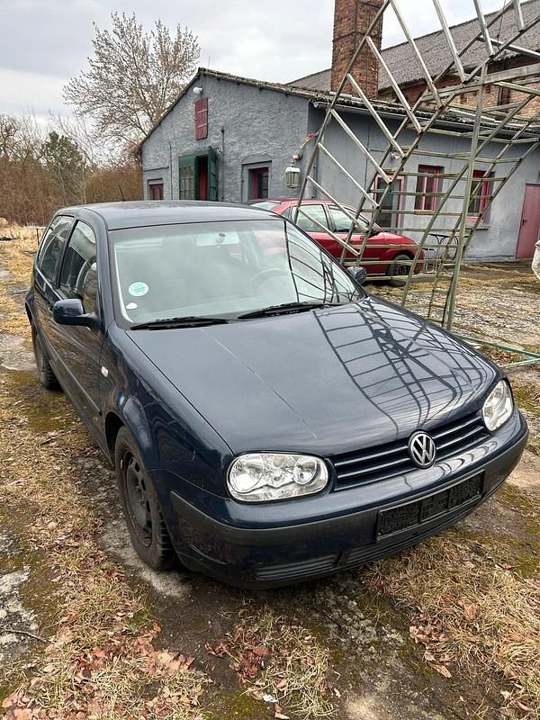 Gebraucht VW Golf IV 75 PS (55 kW) 2002 Blau Kleinwagen