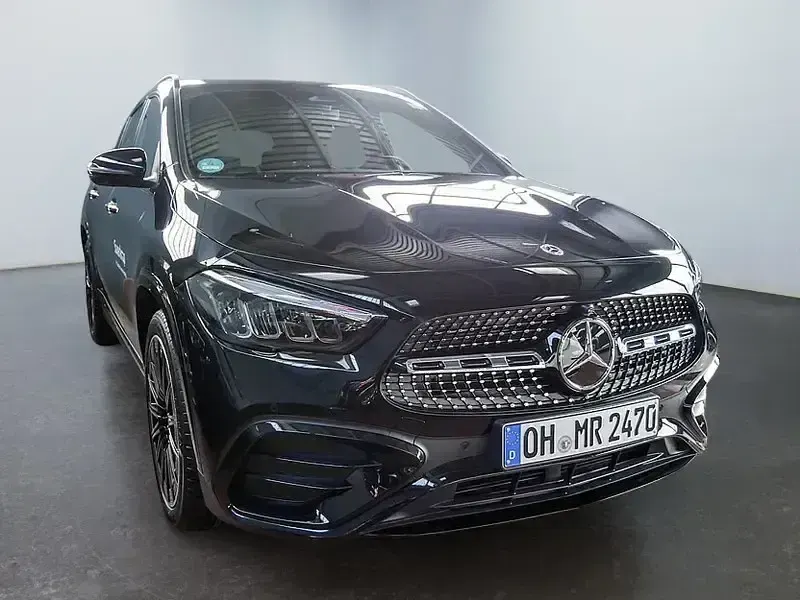 Gebraucht Mercedes GLA200 AMG 150 PS (110 kW) 2026 Schwarz SUV