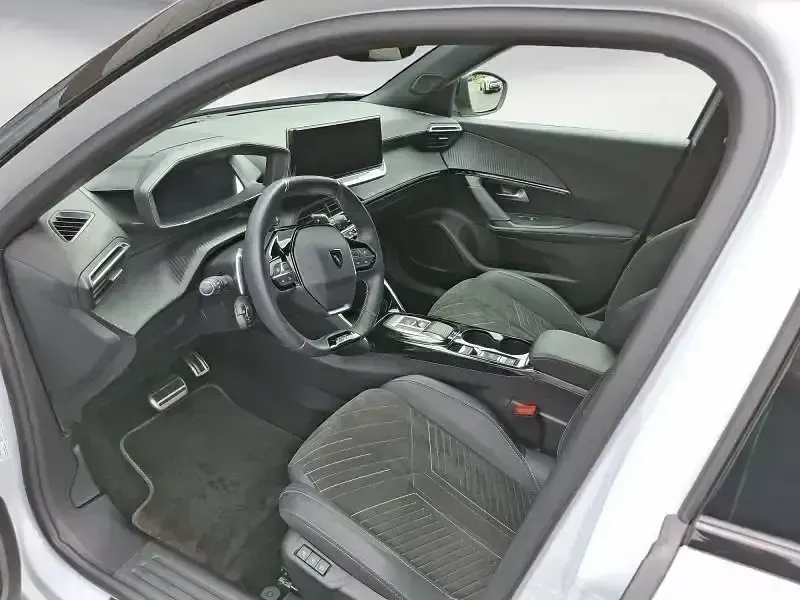 Gebraucht Peugeot 2008 GT 131 PS (96 kW) 2024 Weiß SUV