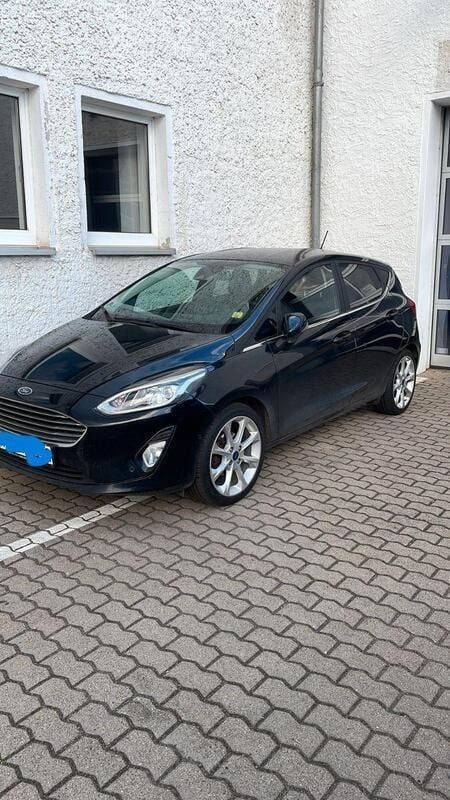 Schwarz Gebraucht 2017 Ford Fiesta Titanium Kleinwagen | 9.100 € (Fairer Preis) - Bild 1/2