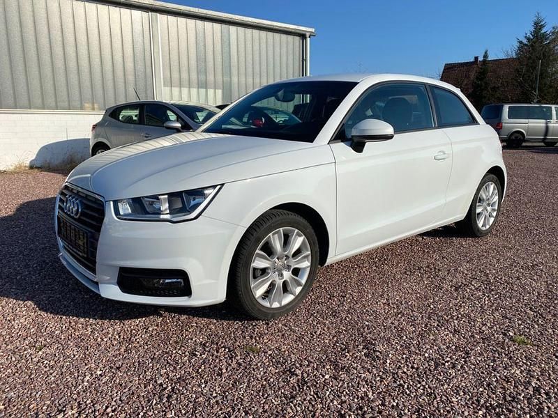 Gebraucht Audi A1 Attraction 90 PS (66 kW) 2015 Weiß Kleinwagen