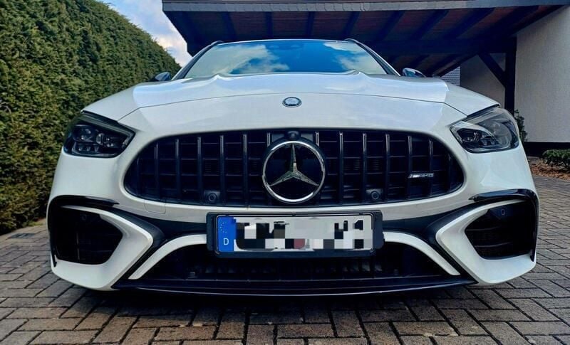 Weiß Gebraucht 2023 Mercedes C63 S E Performance AMG Kombi | 84.200 € - Bild 1/4