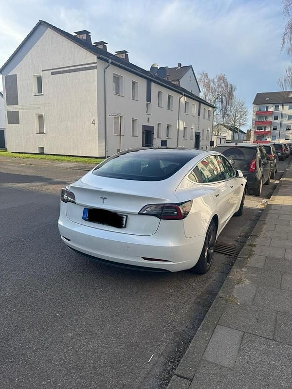 Gebraucht Tesla Model 3 Standard Range Plus 225 kW (306 PS) 2020 Weiß Limousine