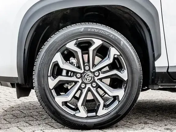 Gebraucht Toyota Yaris Connect Style 116 PS (85 kW) 2023 Schneeweiß Kleinwagen