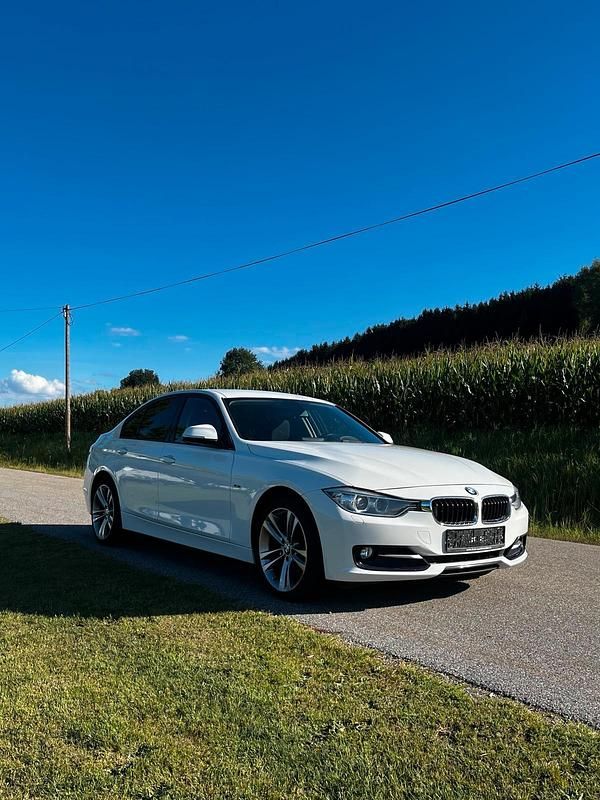Weiß Gebraucht 2012 BMW 316 Limousine | 9.000 € (Fairer Preis) - Bild 1/4