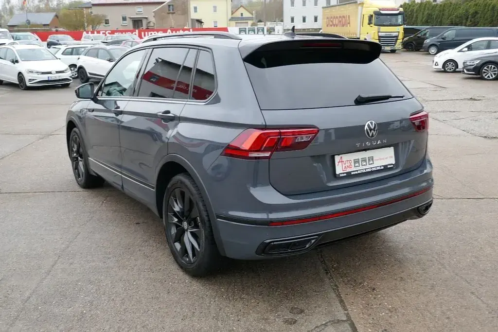 Gebraucht VW Tiguan Style 150 PS (110 kW) 2024 Delfingrau SUV