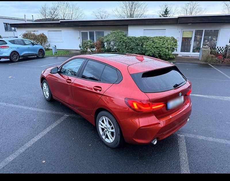 Gebraucht BMW 118 Advantage 150 PS (110 kW) 2022 Orange Kleinwagen