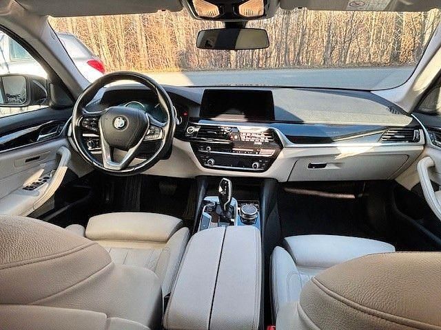 Gebraucht BMW 540 Sport Line 340 PS (250 kW) 2017 Schwarz Limousine
