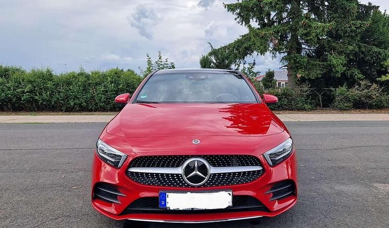 Rot Gebraucht 2019 Mercedes A250 AMG line Limousine | 27.900 € (Fairer Preis) - Bild 1/4