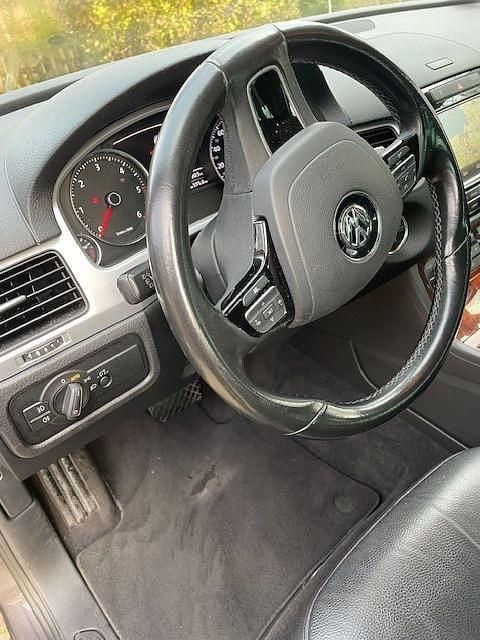 Gebraucht VW Touareg 245 PS (180 kW) 2011 Grau SUV