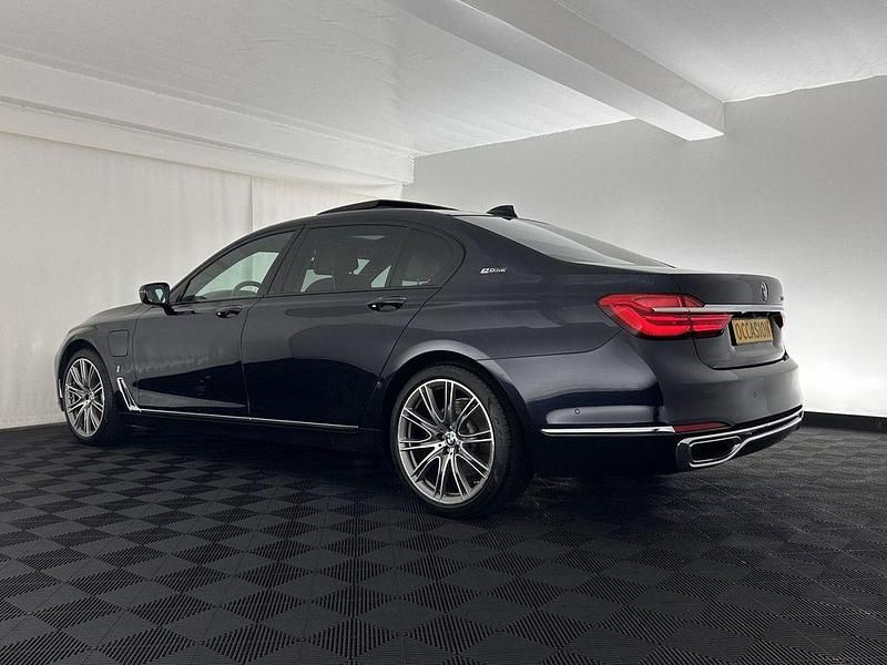 Gebraucht BMW 740 iPerformance 326 PS (239 kW) 2017 Schwarz Limousine
