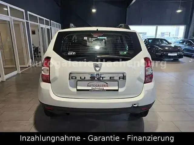 Gebraucht Dacia Duster 114 PS (83 kW) 2016 Gletscherweiss SUV