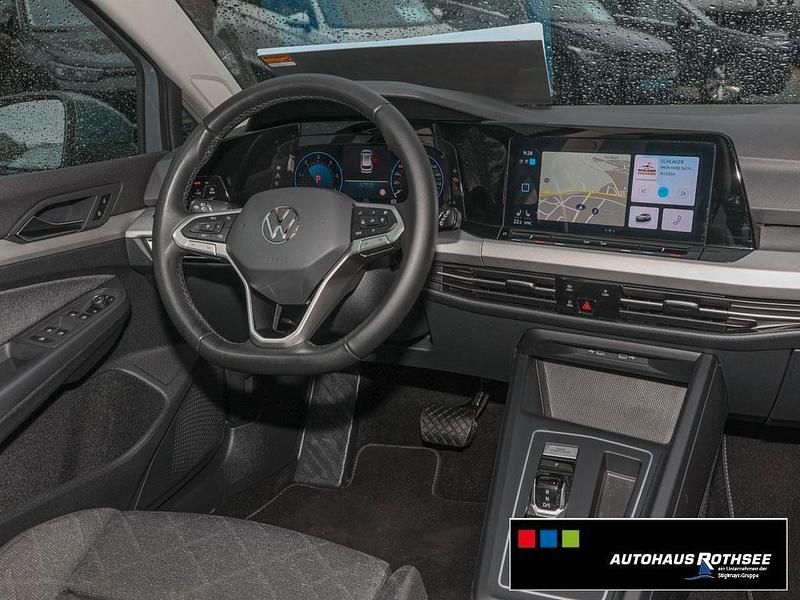 Gebraucht VW Golf VIII Life 150 PS (110 kW) 2023 Delfingrau metallic Kombi