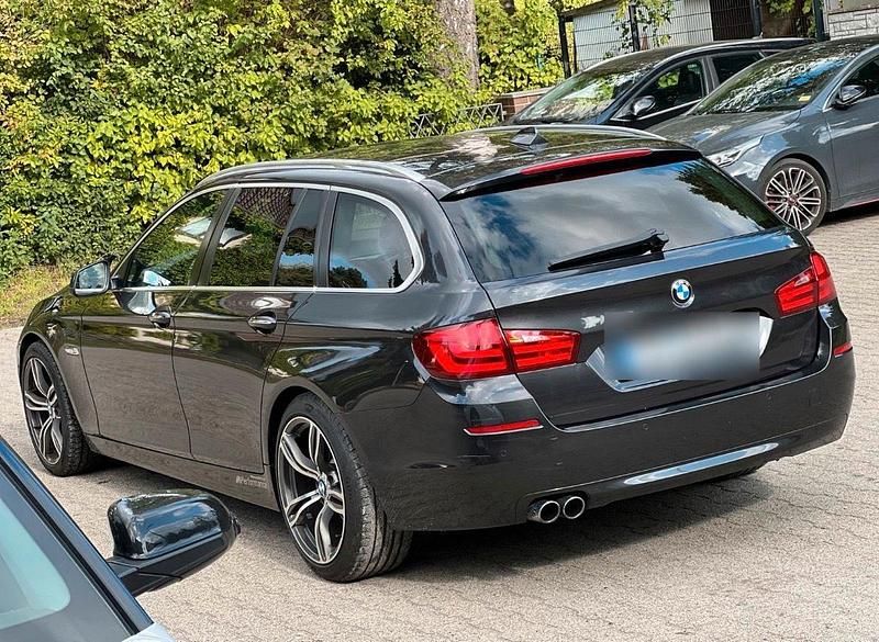 Gebraucht BMW 520 184 PS (135 kW) 2013 Grau Kombi