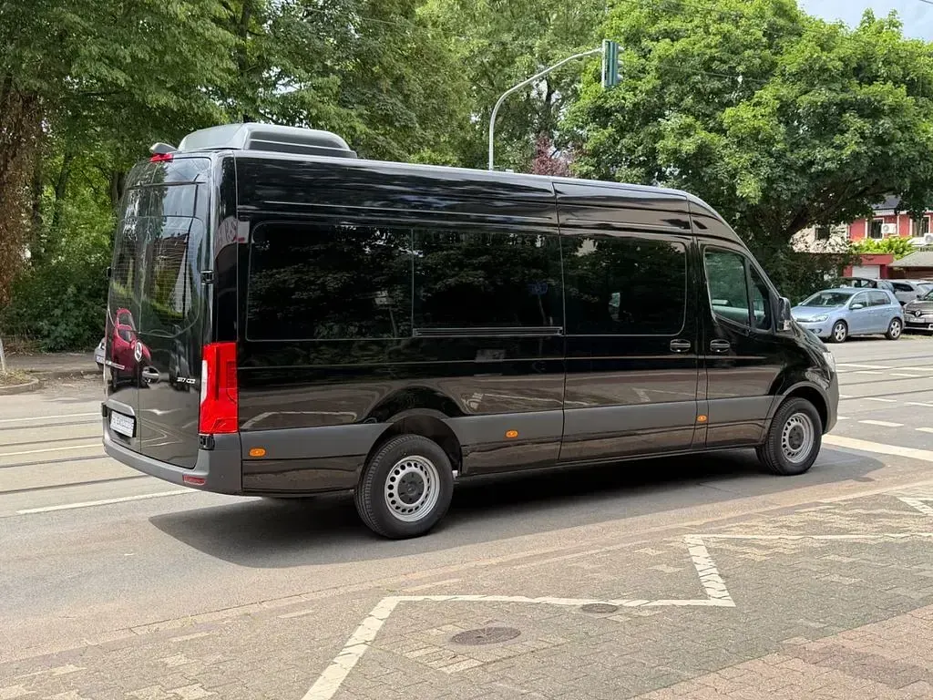 Neu Mercedes Sprinter 170 PS (125 kW) 2025 Schwarz Van