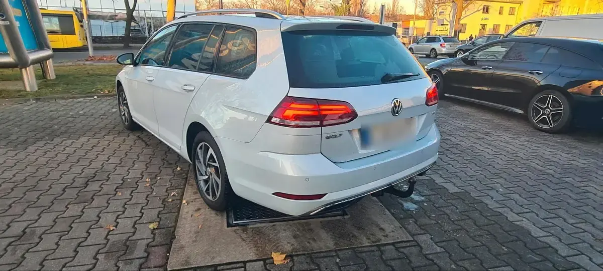 Second-hand VW Golf VII 110 CP (80 kW) 2018 Alb Break