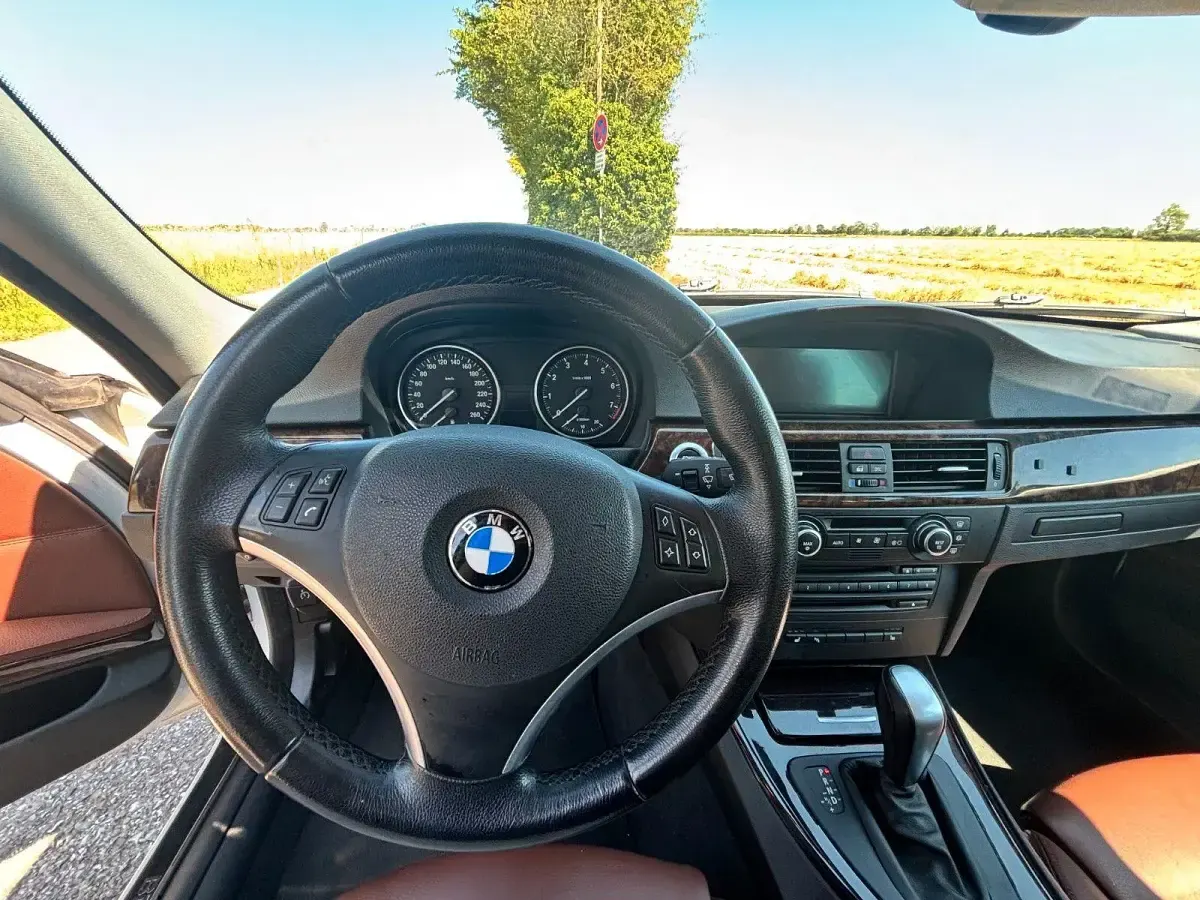 Gebraucht BMW 325 218 PS (160 kW) 2008 Weiß Kombi