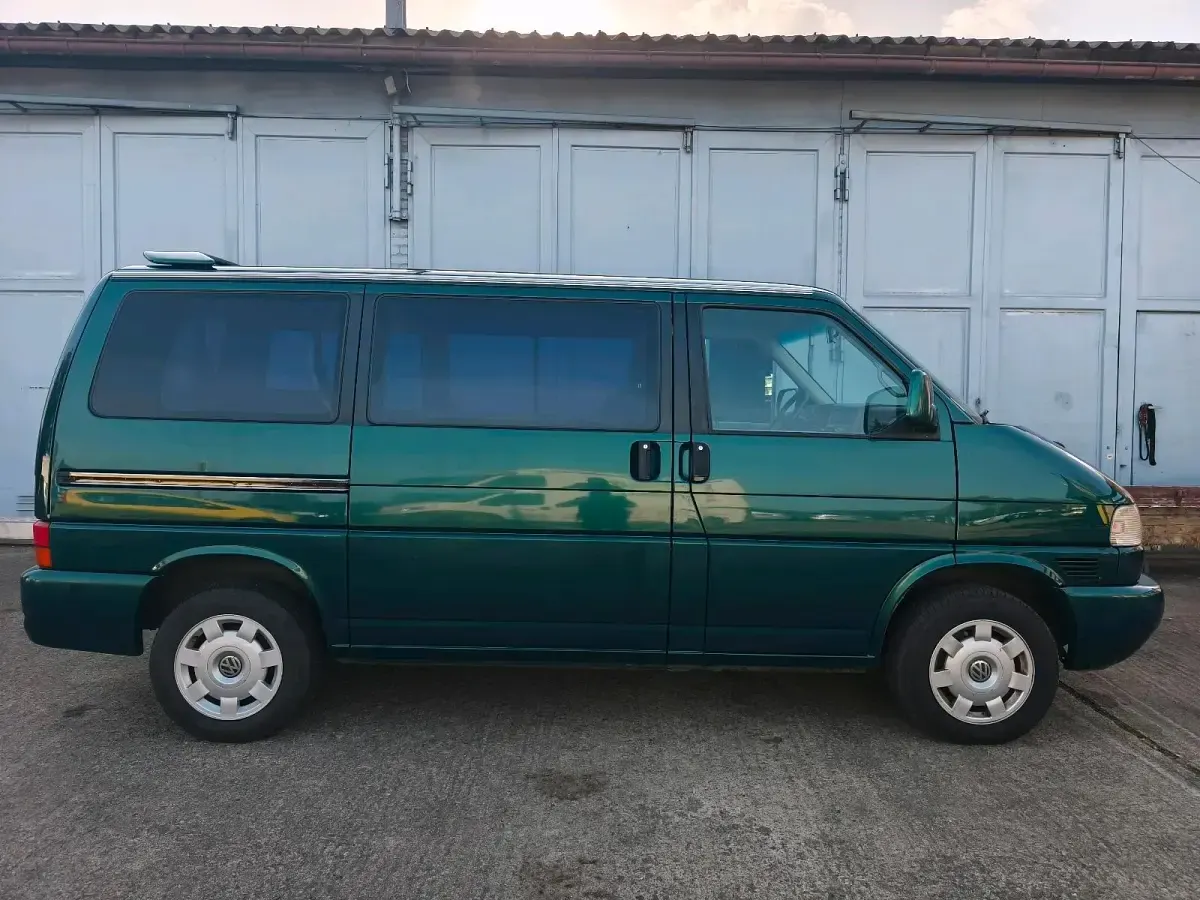 Gebraucht VW Multivan 102 PS (75 kW) 1997 Grün Van / Kleinbus